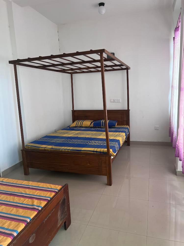 Hotel Beach Paradise à Matara Extérieur photo